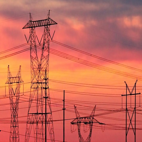 الاتحاد الأوروبي يمهد الطريق لإصلاح 565 مليار يورو لشبكة الكهرباء
