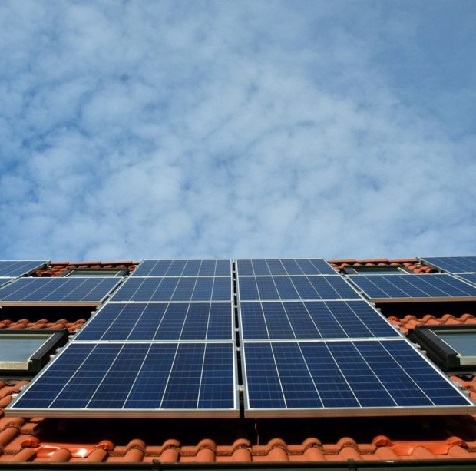 تفعيل أكبر مشروع للطاقة الشمسية والتخزين في الولايات المتحدة
        