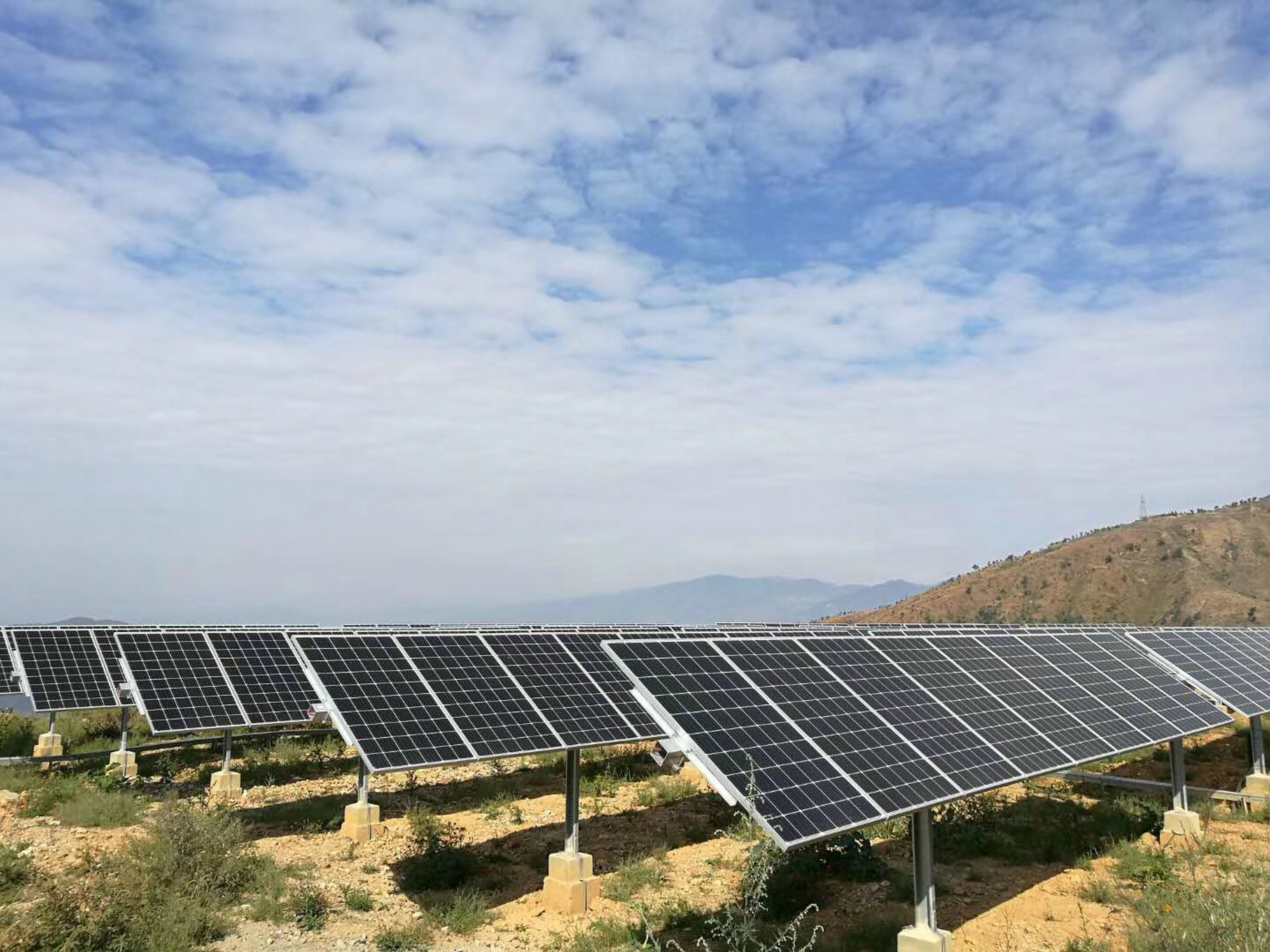 لنا لجنة التجارة الدولية تقدم ثلاثة مقترحات للحد من استيراد المنتجات الشمسية
