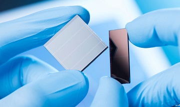 What are the characteristics and advantages of solar panel heterojunction cells?
