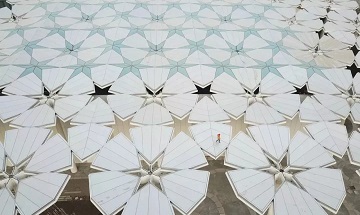 معرض حديقة بكين العالمي: 94 مظلات لجمع مياه الأمطار عن طريق توليد الطاقة الكهربائية الضوئية
